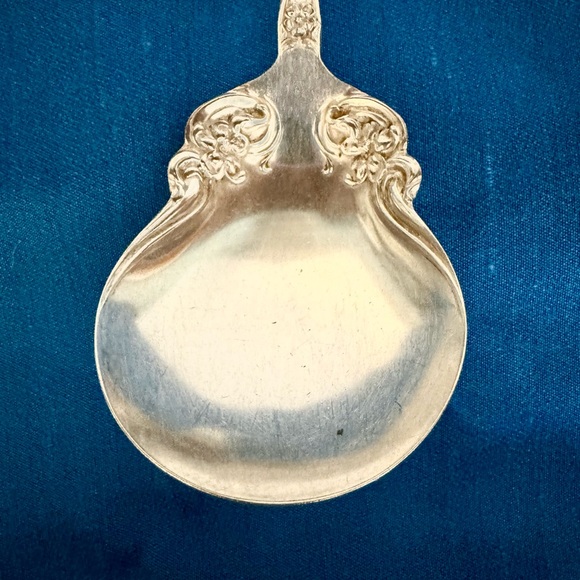 Antique Wm. Rogers & Son AA Silver Plated Ornate Floral Serving Spoon Ladle 8.5" - Picture 5 of 10